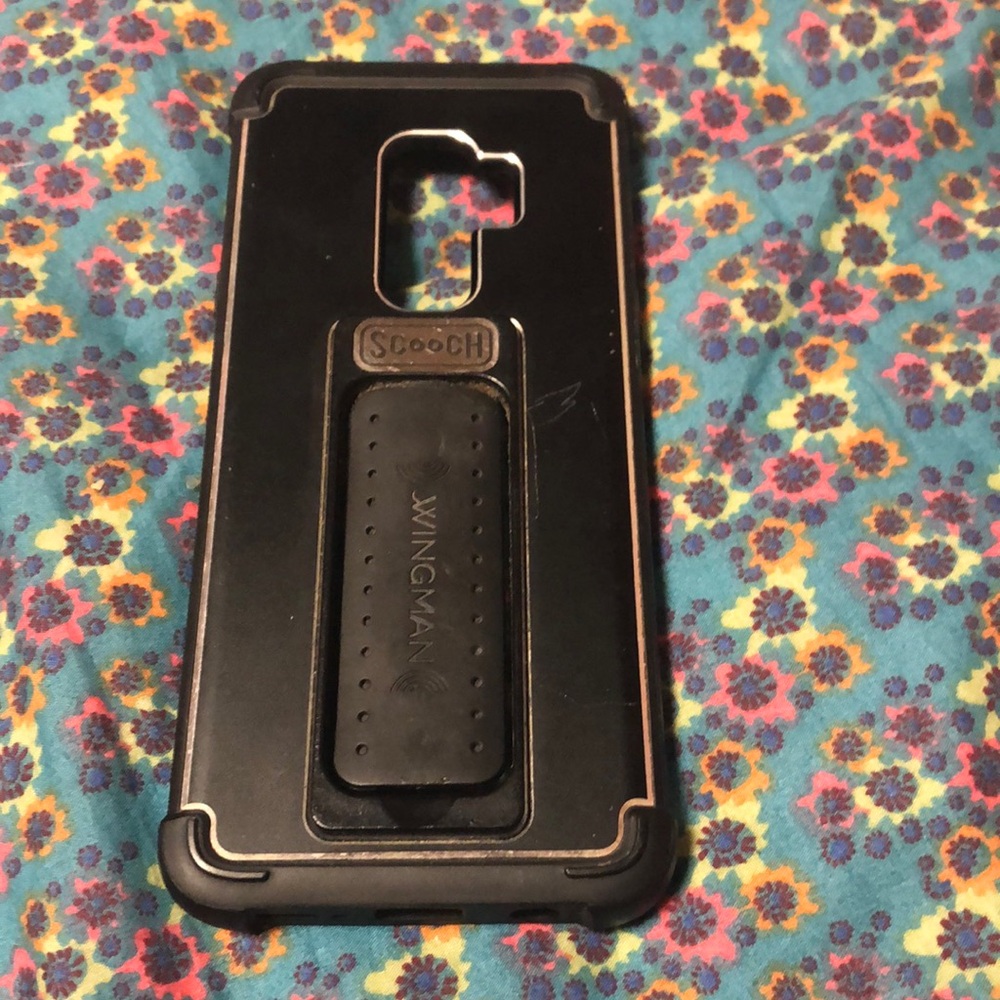 Scooch wingman phone case